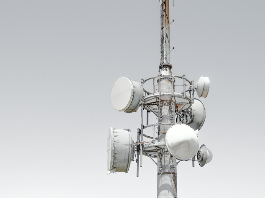 Traliccio con antenne per la connessione radio